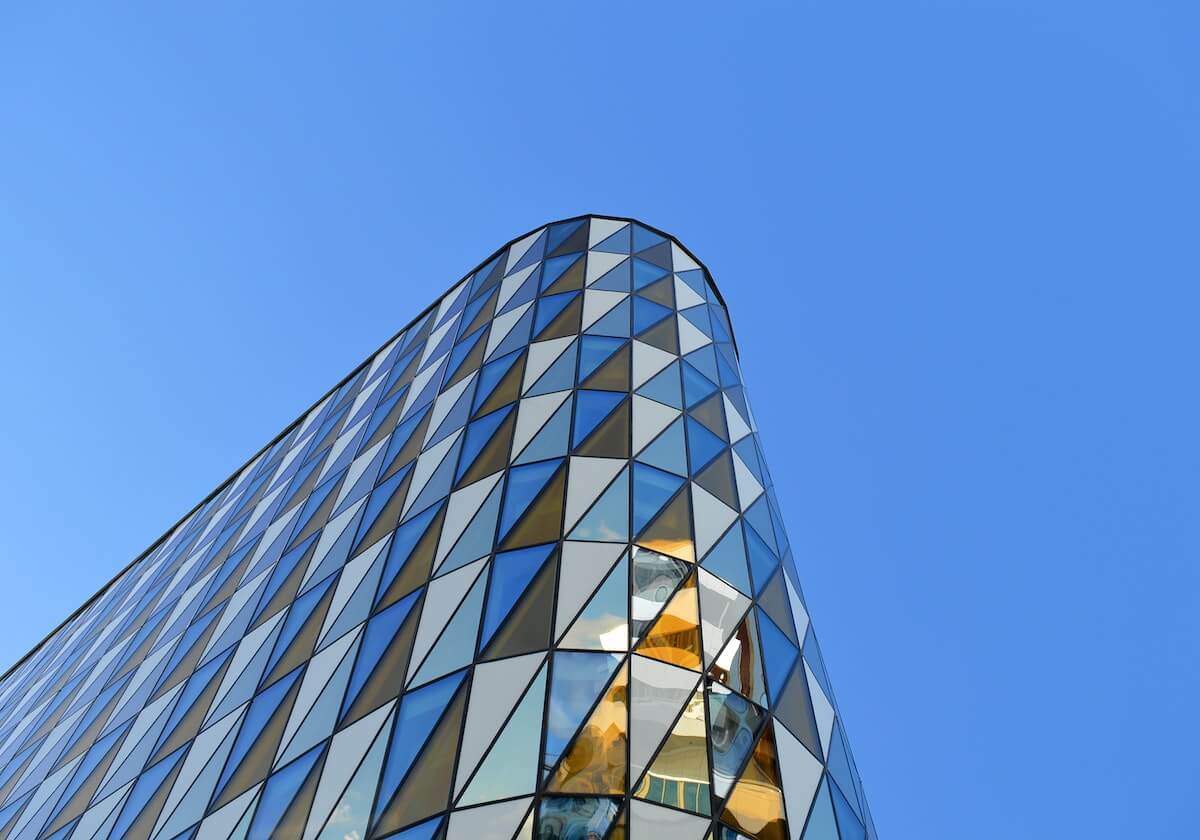 孙颖莎4比1大胜郑怡静，连续救擦网球，和陈幸同会师半决赛